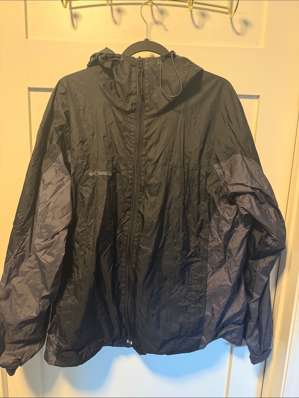 Columbia Men’s Black Hooded Rain Jacket